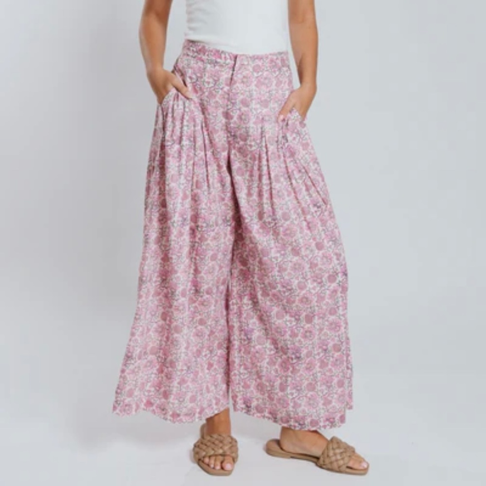 Anthropologie/RAGA Ria Pleated Pant in Pink and Ivory Floral Size MP. NWT